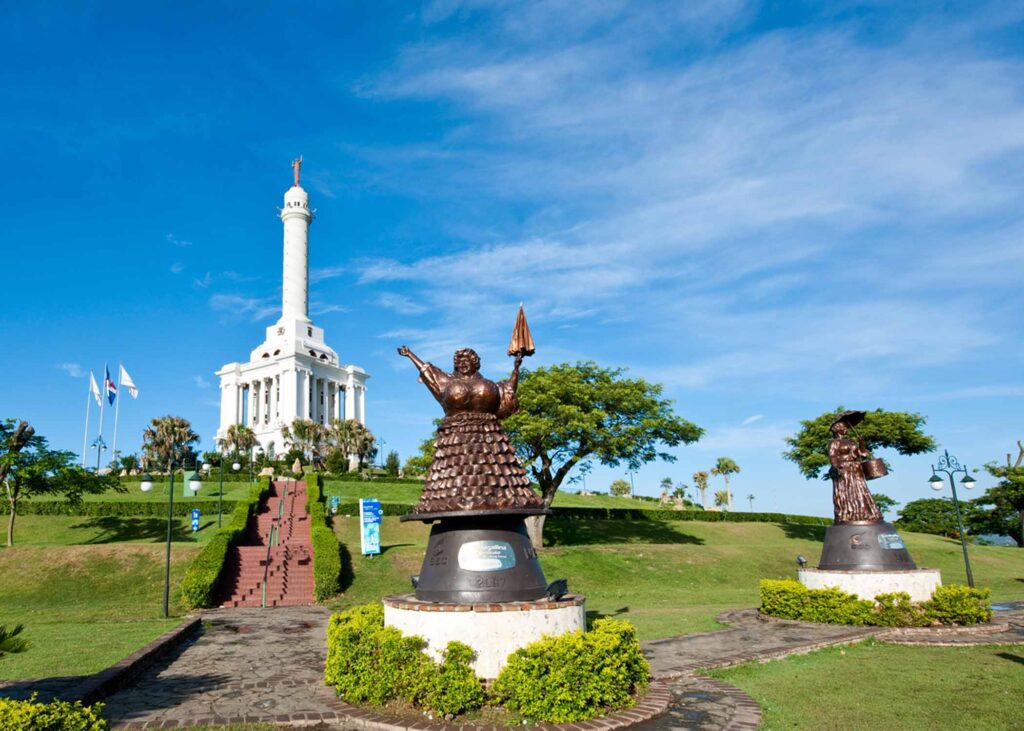 Monumento a los H roes 4 e1974b09 6408 4015 a3ff 33e12549f411 Explore the Dominican Republic